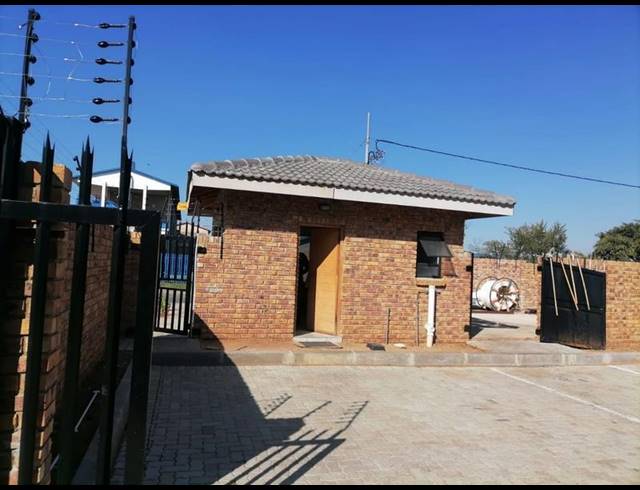 2 BEDROOM PROPERTY TO RENT IN GROBLERPARK